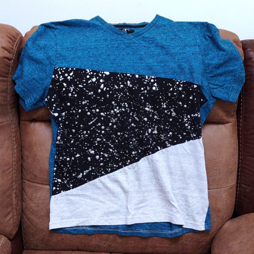 V neck M size short sleeve shirt multicolor